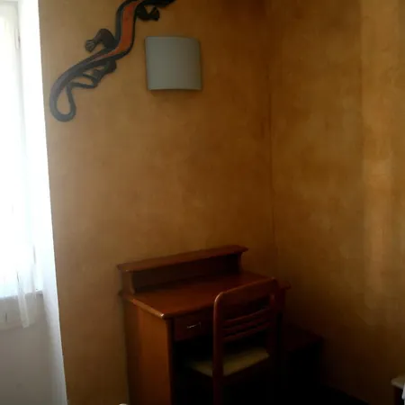 ホテル ペンシオーネ ソリッソ ヴェルナッツァ